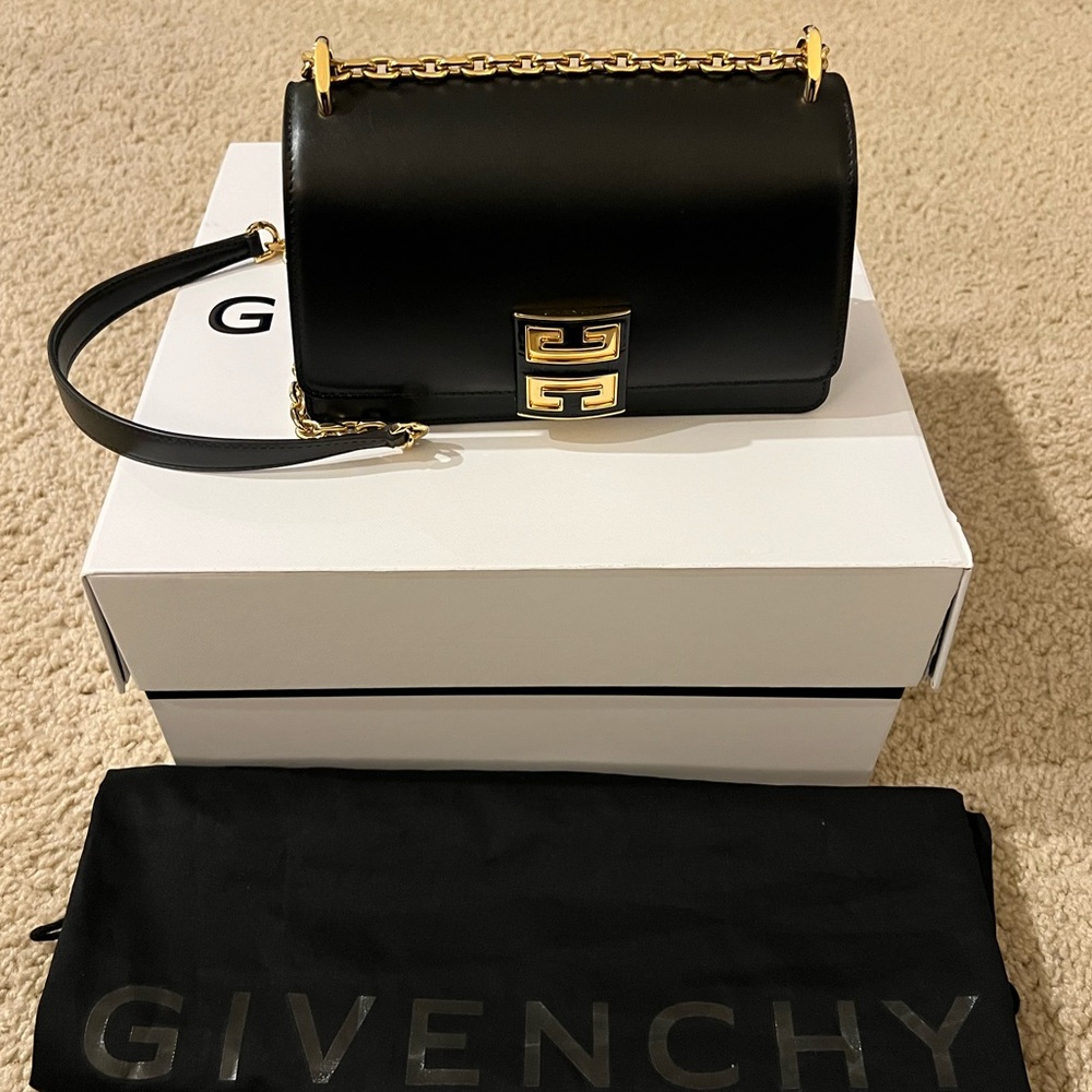 Givenchy 4G Chain Small Crossbody Shoulder Bag 🔥